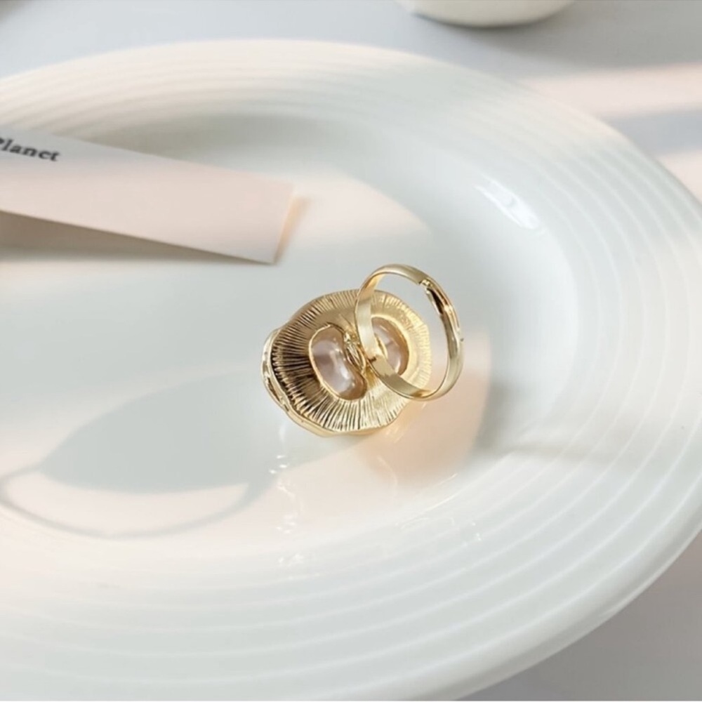 NEW ! Elegant Adjustable Pearl Ring. Statement Ring. Luxury Ring 💍  (A2-83) - Picture 4 of 9